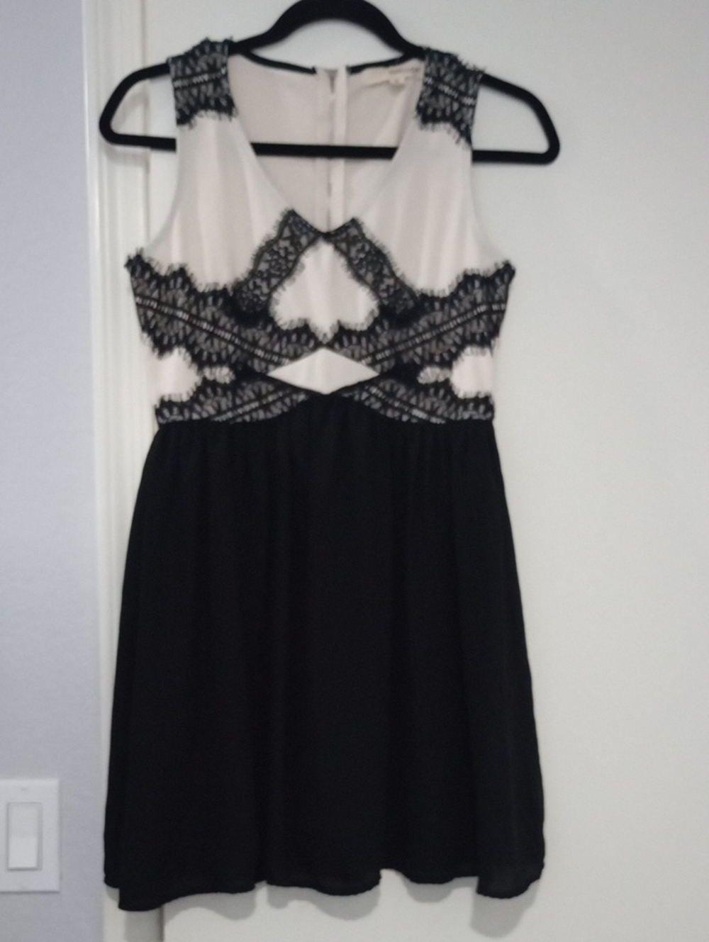 Rewind Chic Black and White Lace Fit & Flare Dress Size M